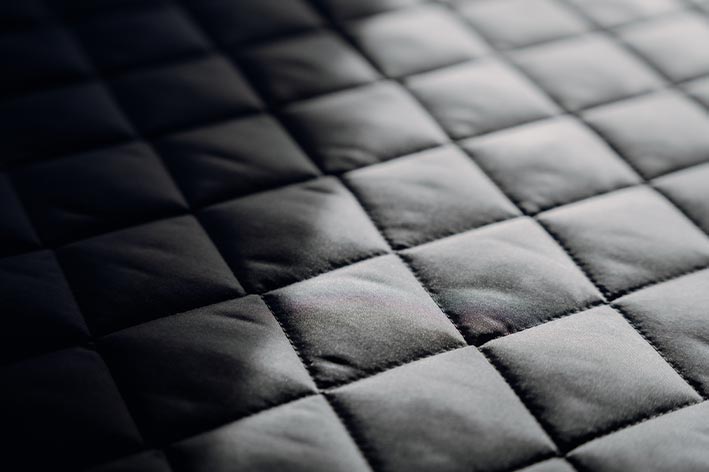 Matelas haut de gamme. Pour un confort de sommeil maximal : le matelas extra épais offre un soutien et un soulagement idéaux - pour que vous commenciez la journée reposé le matin.