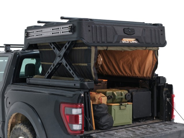 Surface de chargement chargée sous le hardtop WinTopper pour pick-up relevé