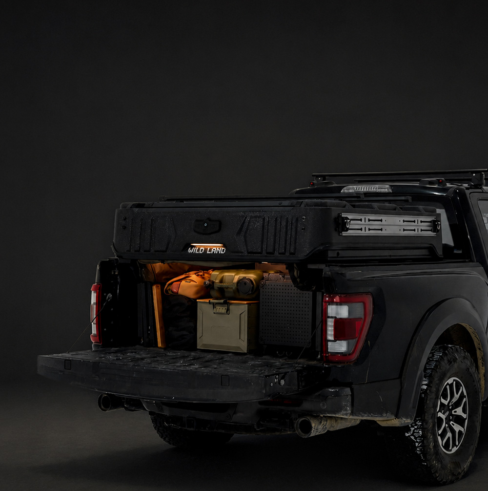 Hardtop WinTopper pour pick-up relevé et éclairé de l’intérieur de nuit